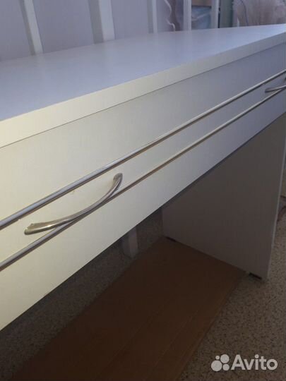 Туалетный столик белоснежный