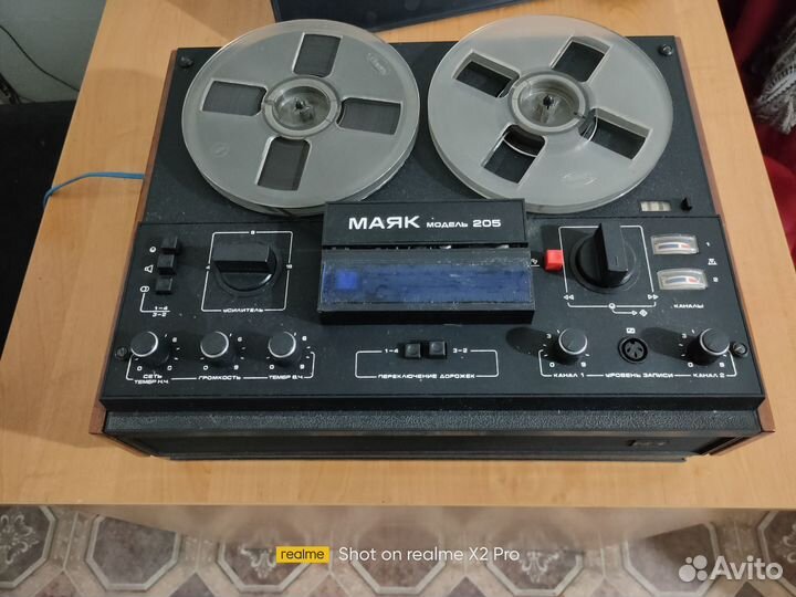 Катушечный магнитофон 