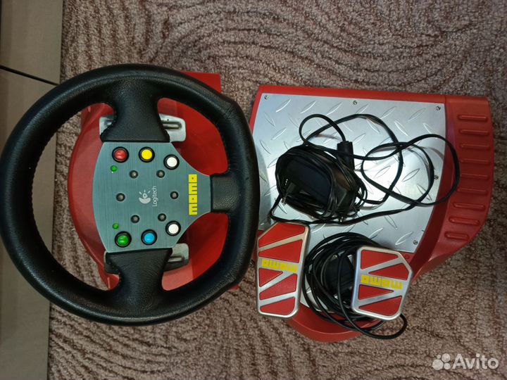 Игровой руль с педалями