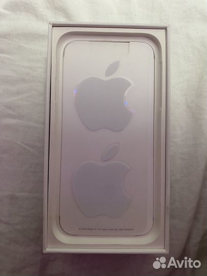 Коробка от iPhone 11