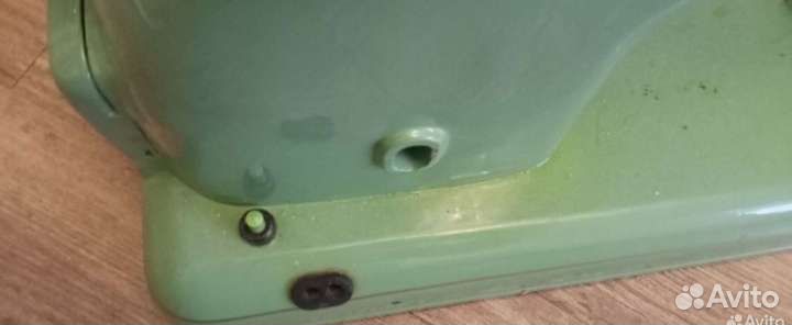 Швейная машина Волга,и старинна крышка антикварна