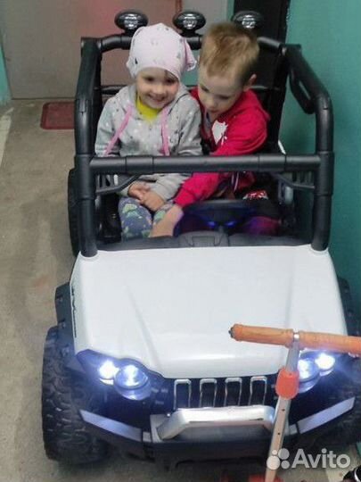 Детский электромобиль
