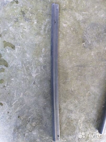 Уплотнитель капота Bmw 525I E60 N52B25AF 2006