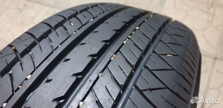 Yokohama dB Decibel E70 215/60 R16 95V
