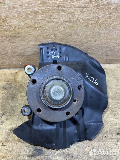 Поворотный кулак передний правый BMW E46 X126