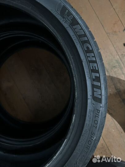 Michelin Pilot Sport 4 225/40 R19 и 255/35 R19