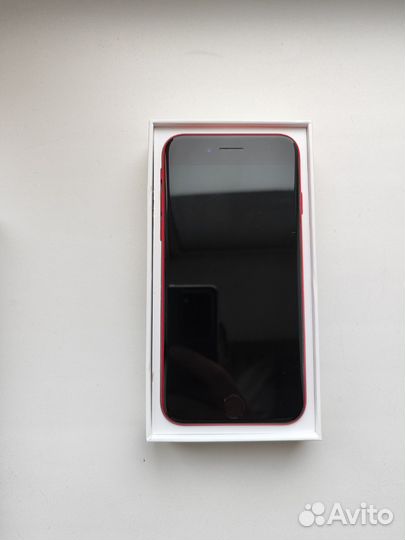 iPhone SE, 64 ГБ