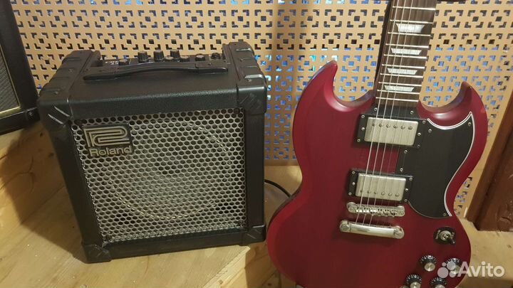 Комбоусилитель Roland Cube 15. Комбик Усилитель