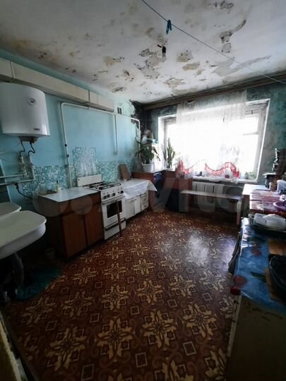 Комната 13 м² в 6-к., 3/3 эт.