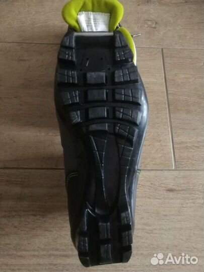 Лыжные ботинки детские 31 размер, хорошее состояни