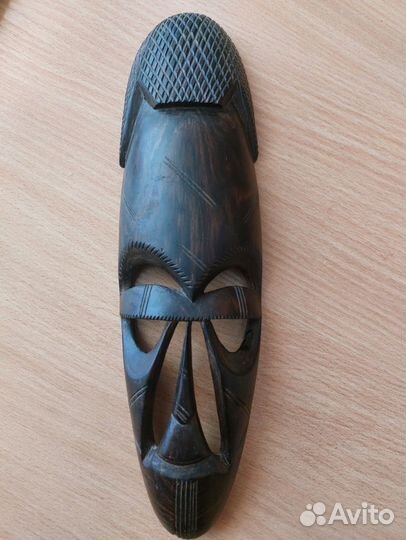 Маска из массива чёрного эбенового дерева