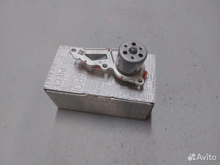 Помпа Renault/Mercedes новая оригинал