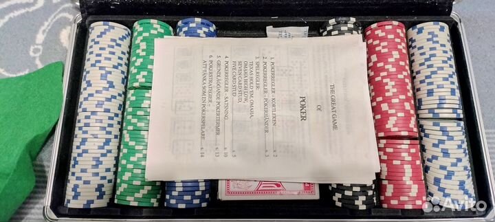 Набор для покера 300 фишек в кейсе