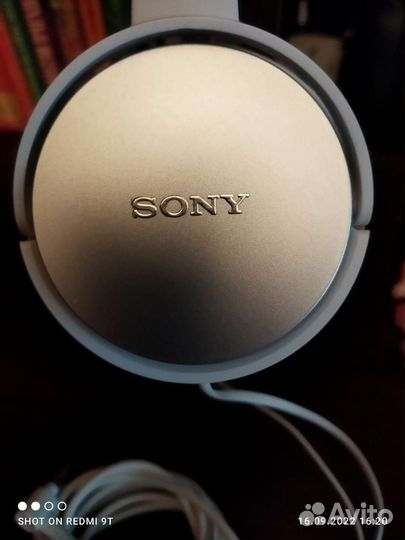 Наушники Sony
