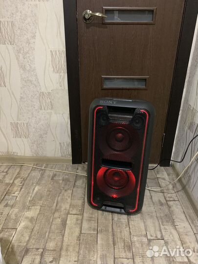Продаю портативную колонку sony GTK-XB7