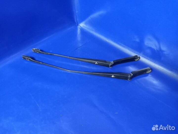 Поводок стеклоочистителя Volkswagen Jetta VI (2010