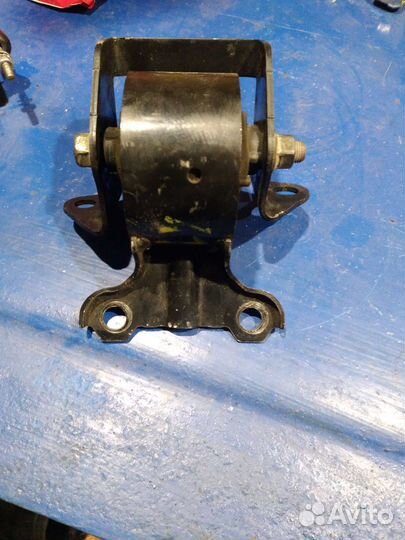 Опора двс Лансар 10 АКПП и передняя