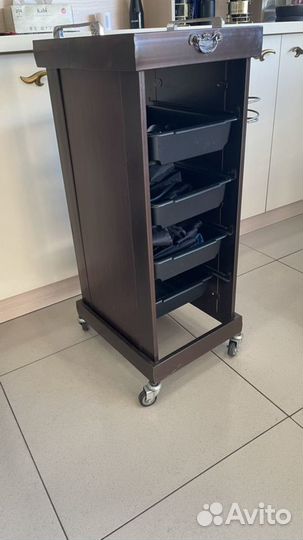 Тележка парикмахерская