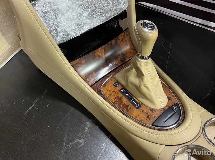 Накладка АКПП мерседес w219