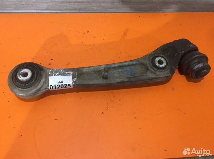 Рычаг правый (нижний) Audi A8