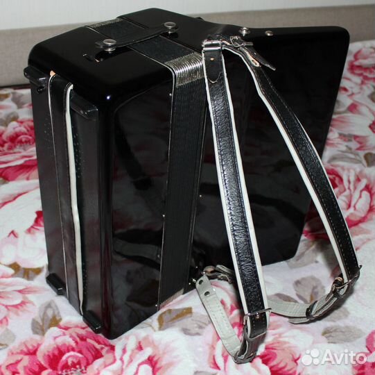 Новый немецкий аккордеон Weltmeister Stella 3/4