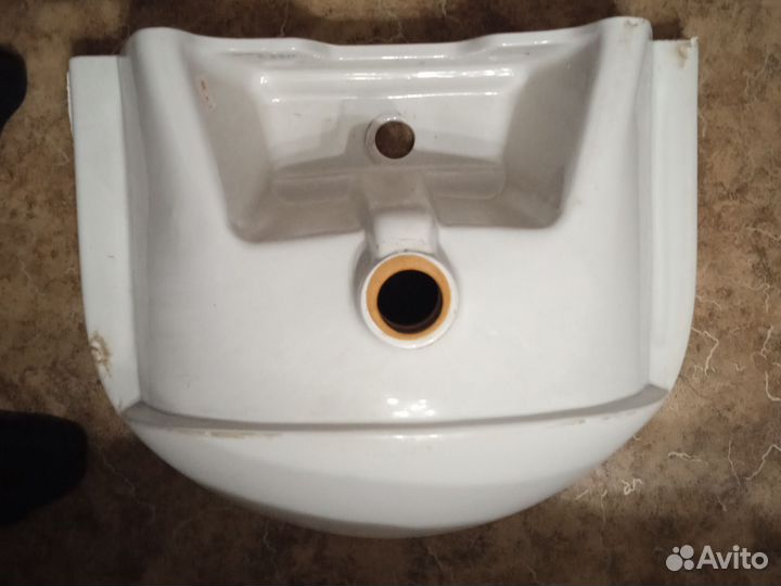 Тумба с раковиной в ванную бу