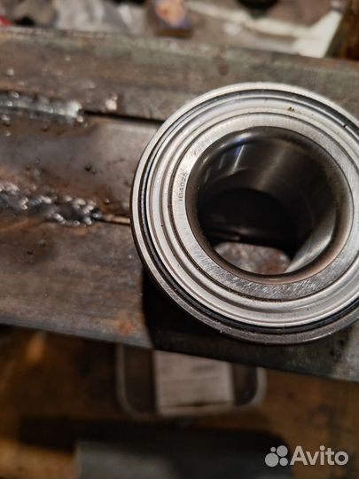 Iberis Подшипник ступицы колеса передний комплект