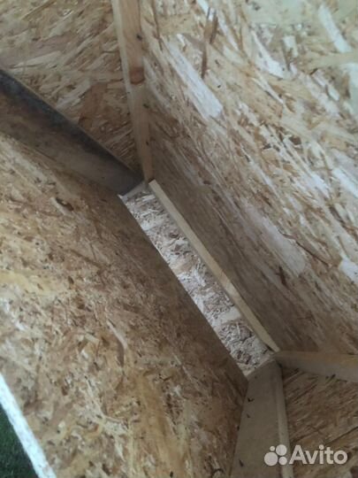 Бункерная кормушка для кур и месячных цыплят