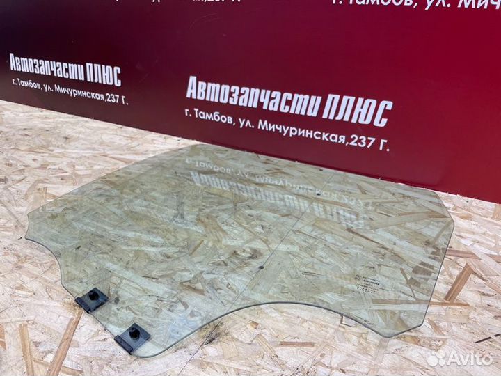 Стекло двери заднее левое Renault Duster