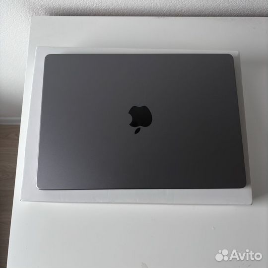 Macbook pro 14 M1 Pro 16 512