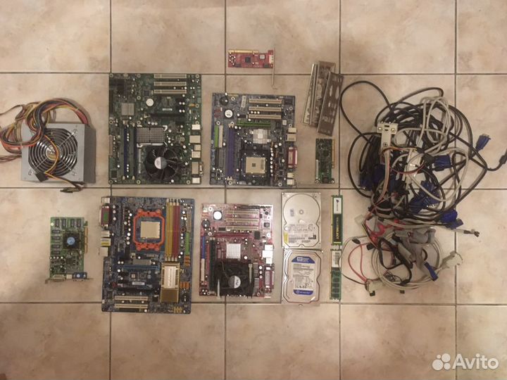 Запчасти компьютерные и мониторы