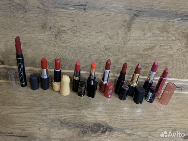 Набор красных помад