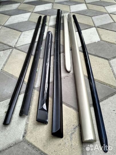 Молдинги на двери