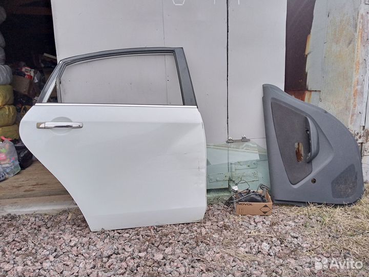 Дверь правая задняя Nissan Almera g15