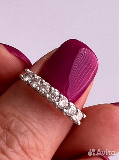 Золотое кольцо с бриллиантами дорожка
