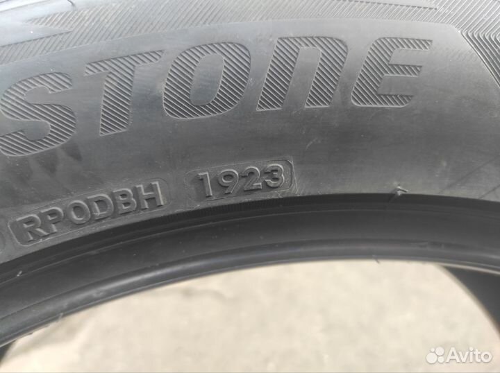 Bridgestone Blizzak DM-V2 275/50 R22 111T