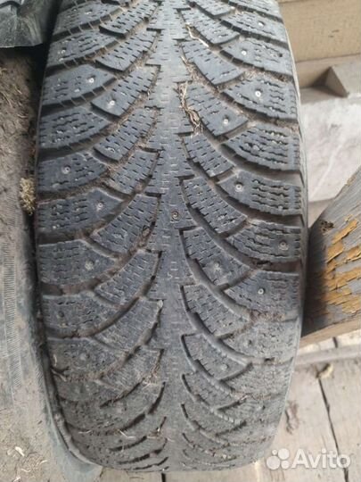 Nokian Tyres Hakkapeliitta 4 215/65 R16