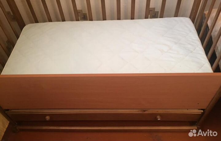 Детская кроватка