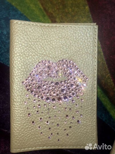 Обложка на паспорт со стразами