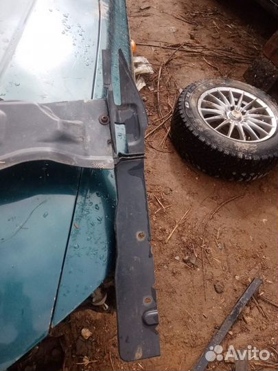 Накладка переднего крыла Ford Focus 2