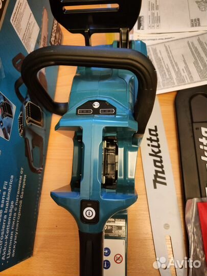 Пила аккумуляторная Makita DUC 353Z. Новая