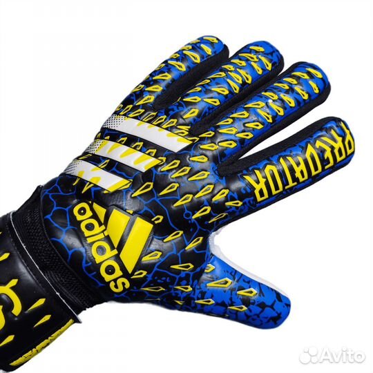 Вратарские перчатки футбольные Adidas Predator
