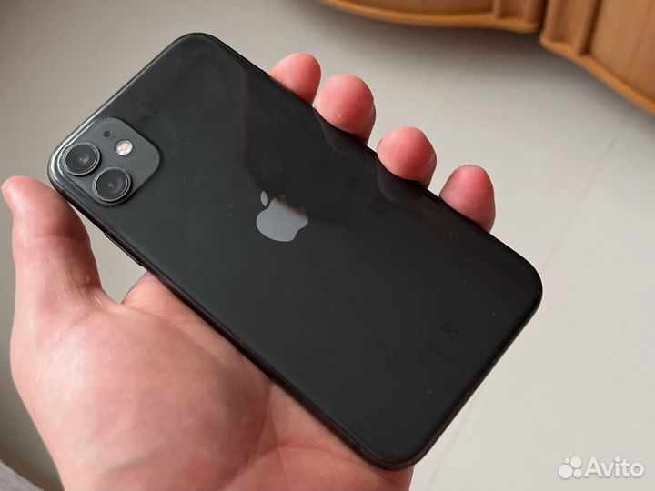 iPhone 11, 64 ГБ