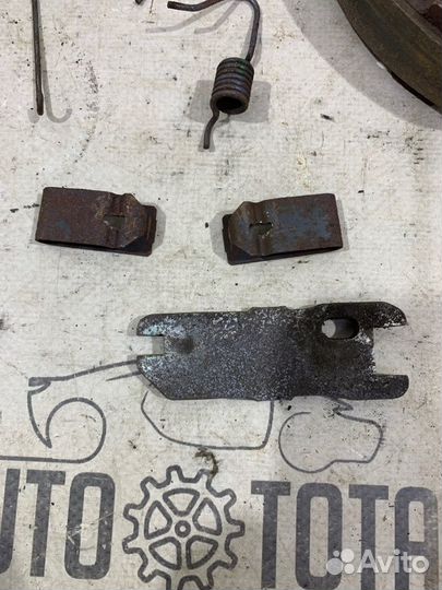 Тормозной механизм задний левый Toyota Rav4 A30