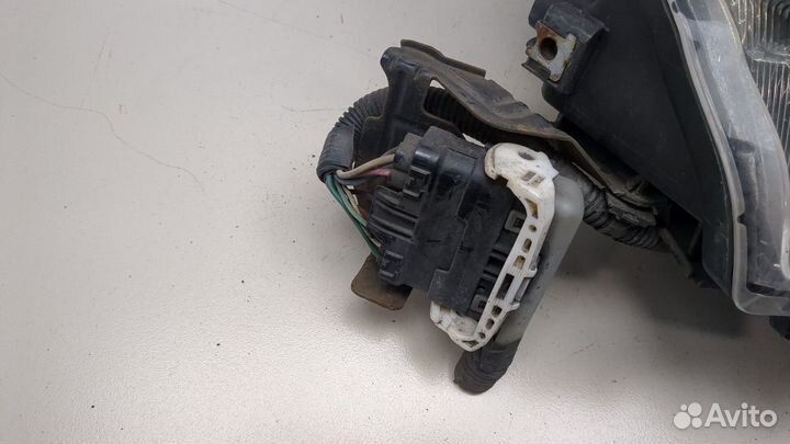 Фара (передняя) правая Lexus IS, 2007