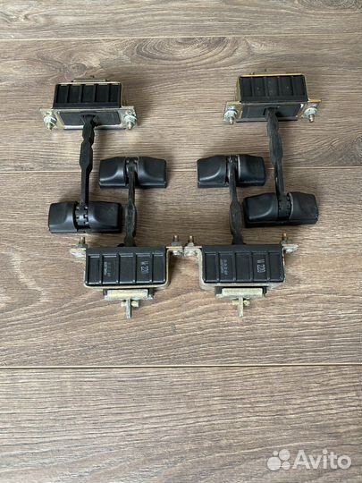 Ограничитель двери Mercedes S-Class W220