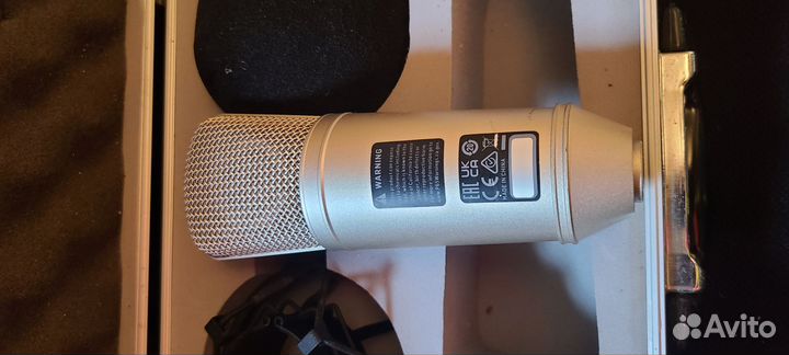 Микрофон Behringer B1