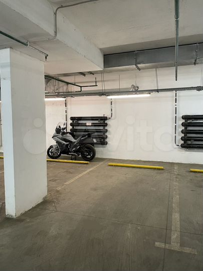 Машиноместо, 14 м²