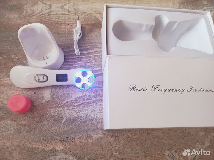 Микротоковый косметический массажёр для лица и шеи