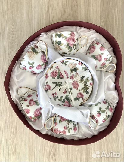 Фарфоровый чайный сервиз в упаковке. Англия